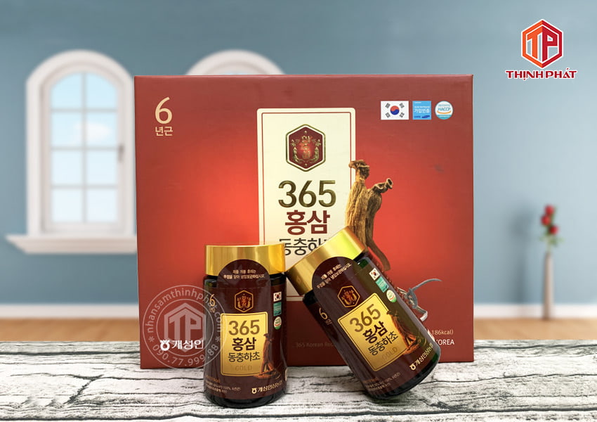 Cao hồng sâm đông trùng hạ thảo Hàn Quốc hộp 4 lọ x 240g