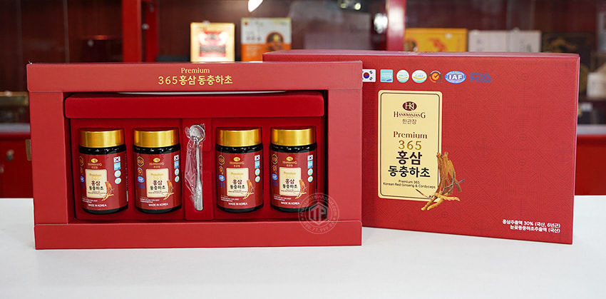 Cao hồng sâm đông trùng hạ thảo Hàn Quốc hộp 4 lọ x 240g